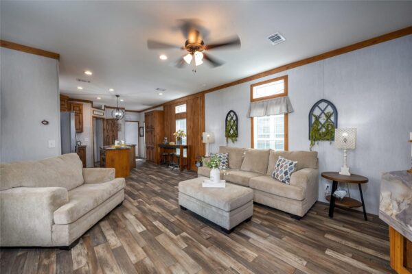 SINGLEWIDE SPOTLIGHT - Image 9