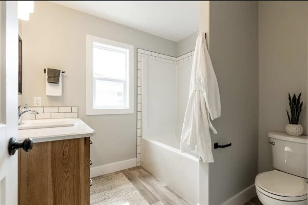 A perfect starter home! - Image 5