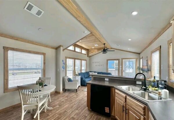 Platinum Cottages HUD Single - Image 4
